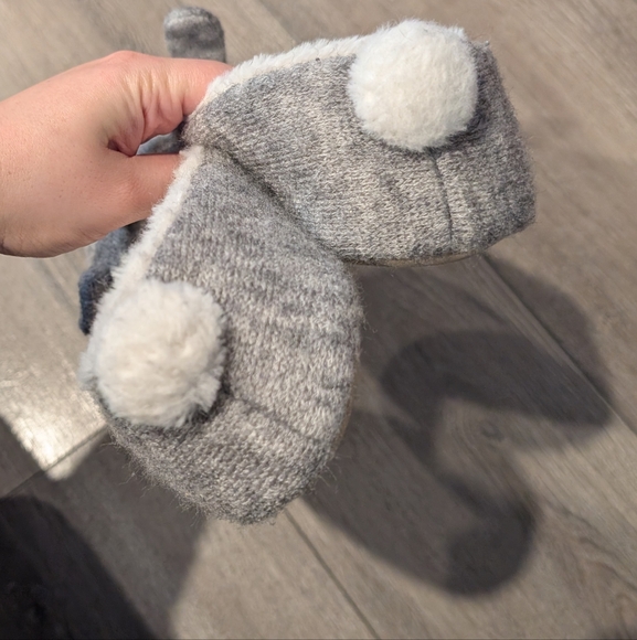 Bunny slippers - Picture 3 of 4